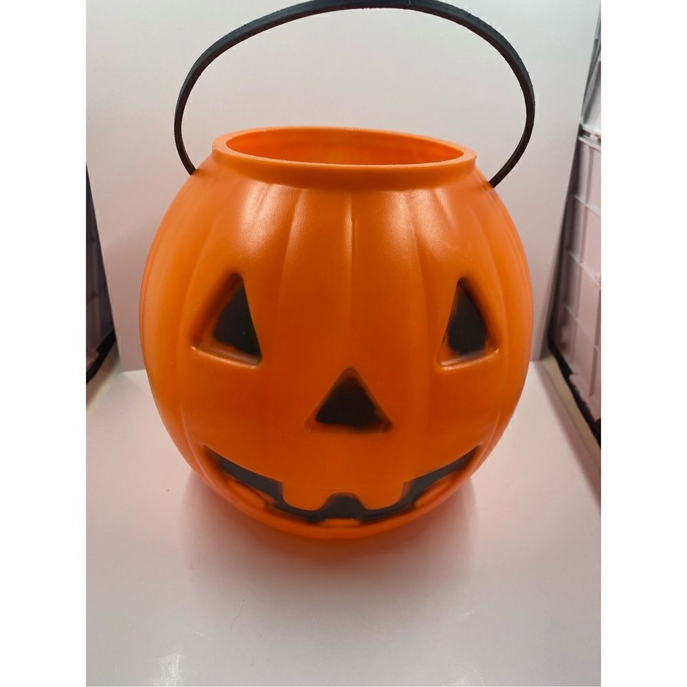 Vtg. TPI 1997 Blow Mold Pumpkin Halloween Trick or Treat Bucket Jack-O-Lantern